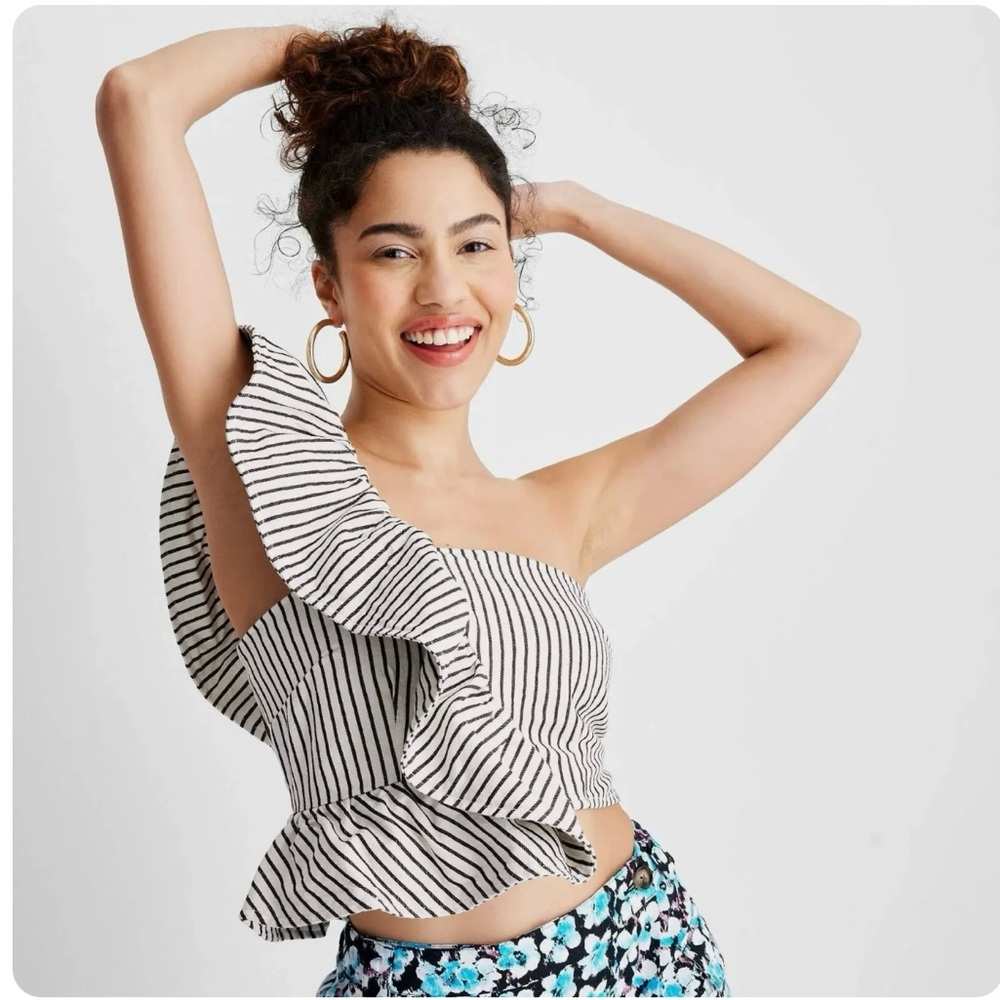 Women’s Stripped One Shoulder Top
